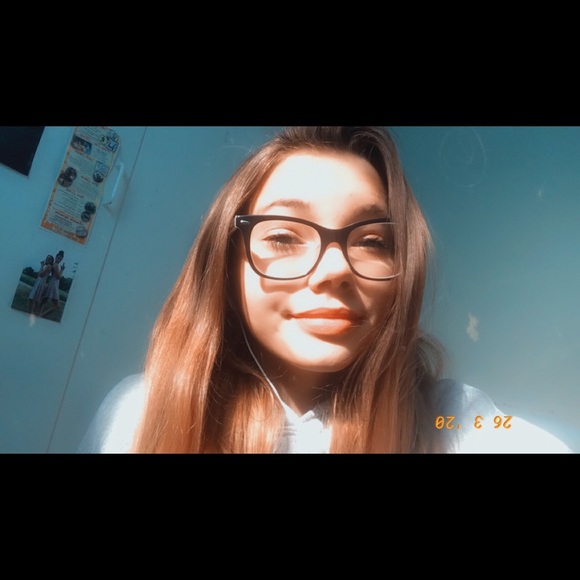 Meet your Posher, Leah - Picture 1 of 1